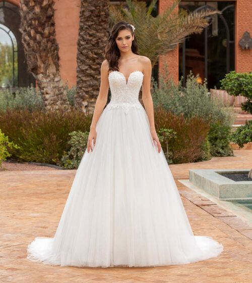 Robes de mariée chez Marque Moda Sposa à Nice