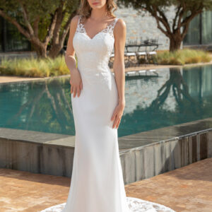 Robes de mariée Just For You dans le magasin de Moda Sposa à Nice