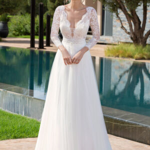 Robes de mariée Just For You dans le magasin de Moda Sposa à Nice