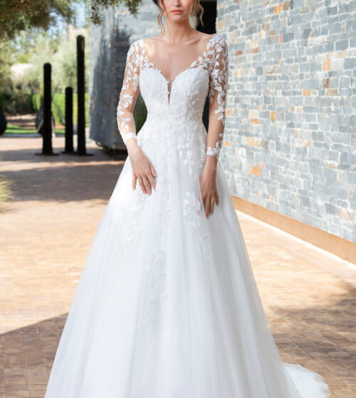 Robes de mariée Just For You dans le magasin de Moda Sposa à Nice