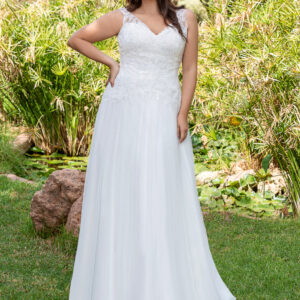 Robes de mariée grande taille de la marque "Curvy "dans le magasin de Moda Sposa à Nice