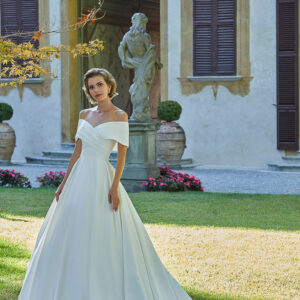 Robes Capsules Demetrios chez Moda Sposa à Nice , magasin de robes de mariée sur la côte d'azur.