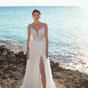 Robes de mariée N°382 Destination Romance chez Moda Sposa à Nice